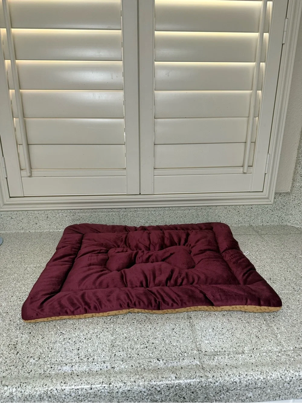 NEW Plush Reversible Burgundy & Gold Dog Bed 24 X 18